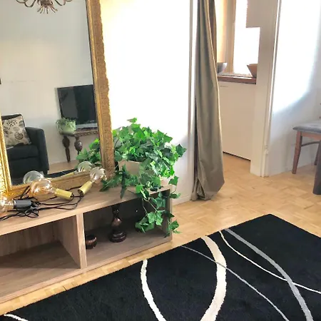 Punavuorenkatu Apartment